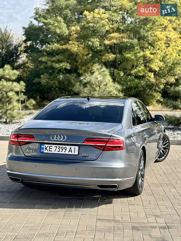 Седан Audi A8 2015 в Кам'янському