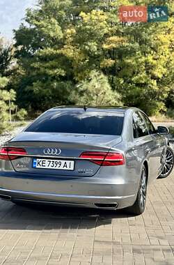 Седан Audi A8 2015 в 