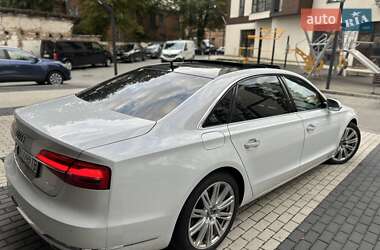 Седан Audi A8 2015 в 