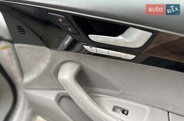 Седан Audi A8 2015 в 