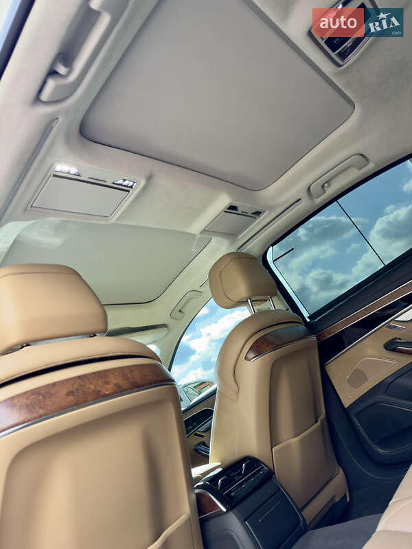 Седан Audi A8 2018 в Ровно