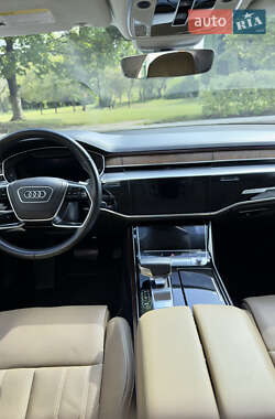 Седан Audi A8 2018 в 