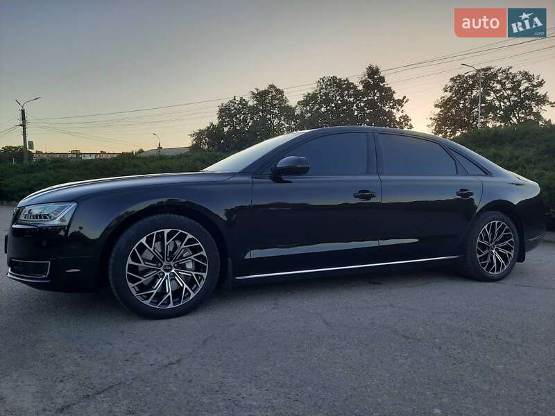 Седан Audi A8 2017 в Умани