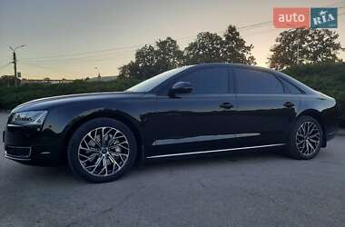 Седан Audi A8 2017 в 