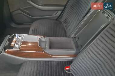 Седан Audi A8 2017 в 