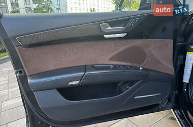 Седан Audi A8 2015 в 