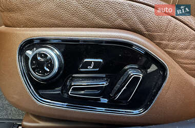 Седан Audi A8 2015 в 