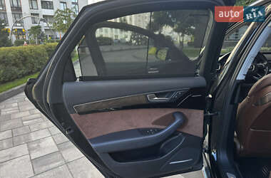 Седан Audi A8 2015 в 
