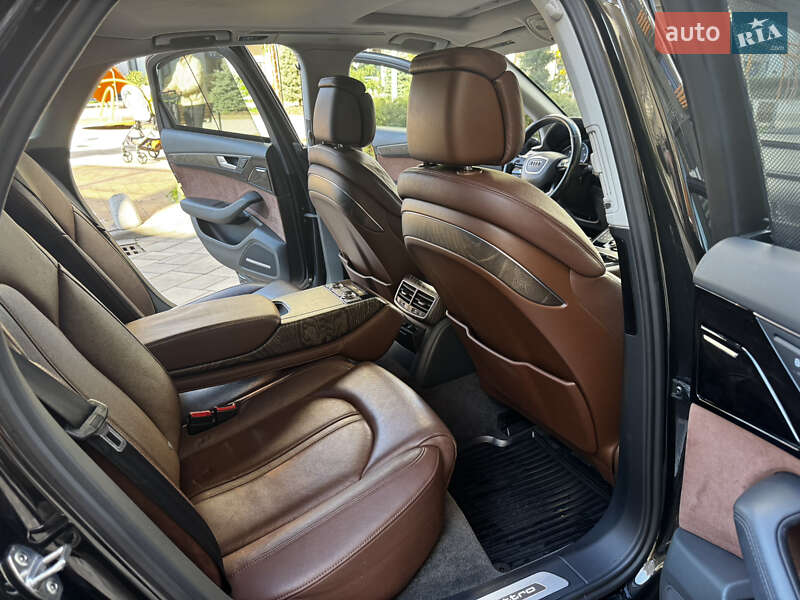 Седан Audi A8 2015 в Києві