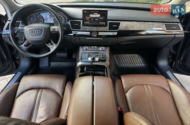 Седан Audi A8 2015 в 