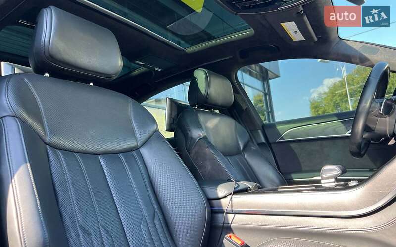 Седан Audi A8 2019 в Івано-Франківську