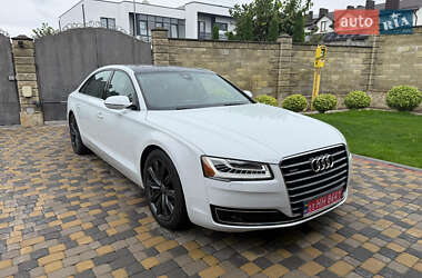 Седан Audi A8 2016 в Рівному