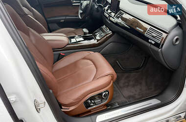 Седан Audi A8 2016 в 