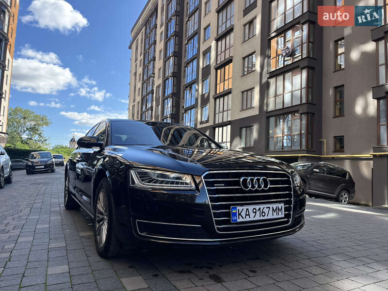 Седан Audi A8 2017 в 