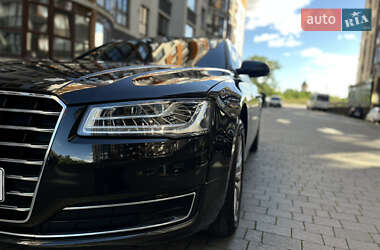 Седан Audi A8 2017 в 