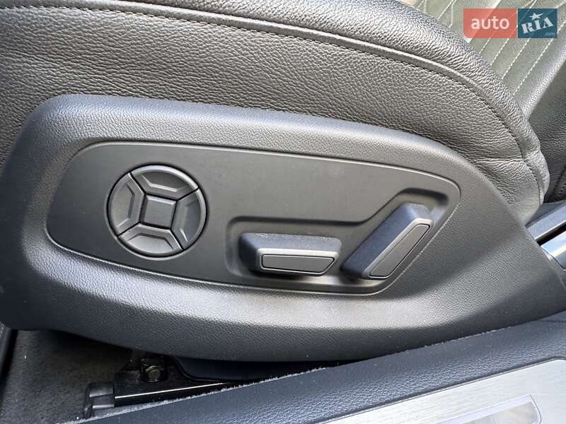 Седан Audi A8 2021 в Києві