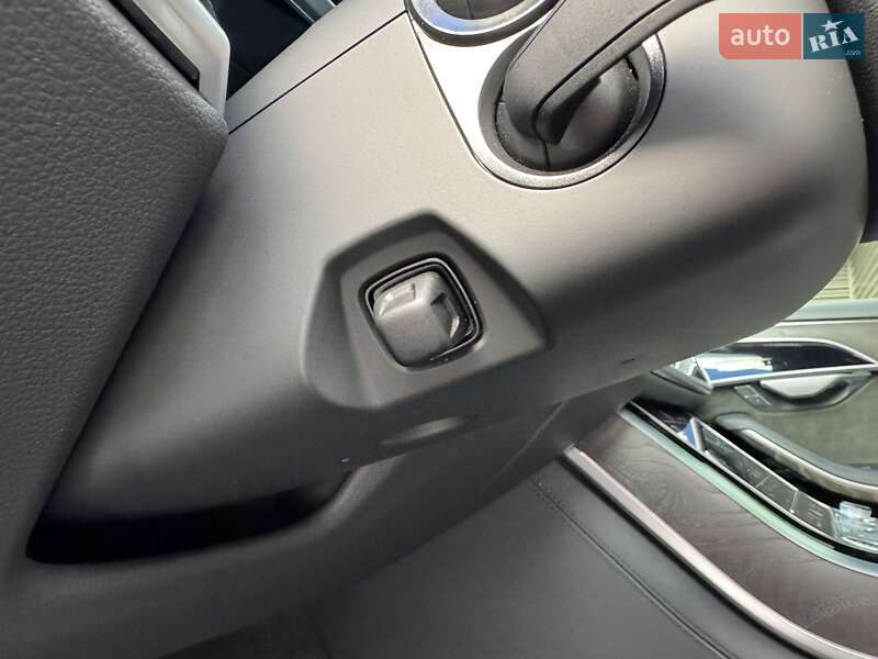 Седан Audi A8 2021 в Києві