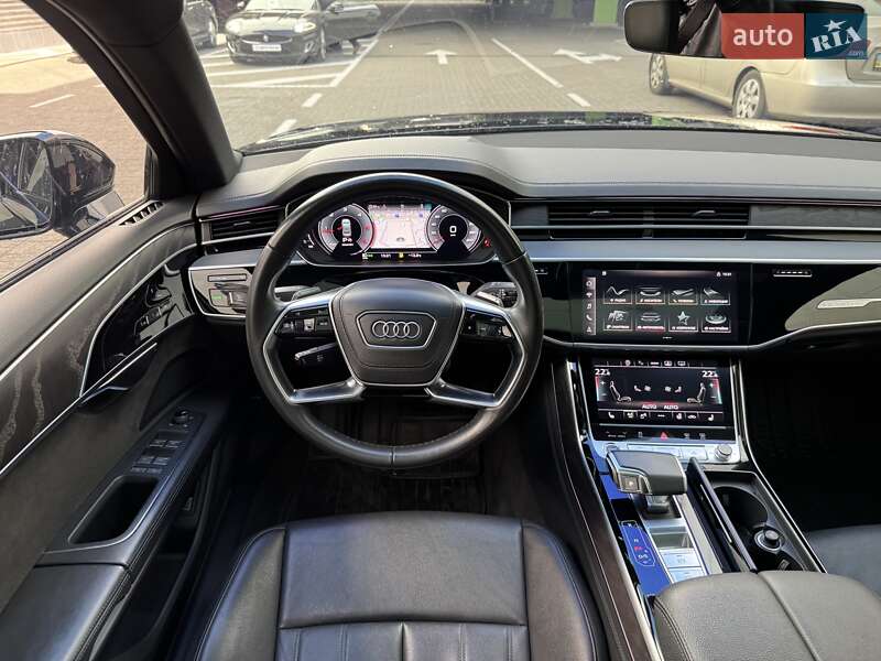 Седан Audi A8 2021 в Києві