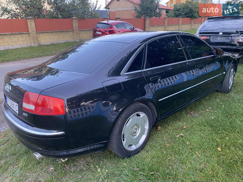 Седан Audi A8 2004 в Рівному