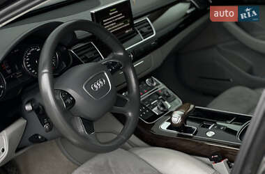 Седан Audi A8 2010 в 