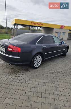 Седан Audi A8 2004 в 