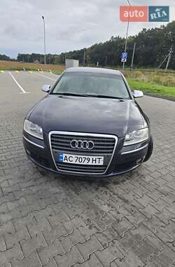 Седан Audi A8 2004 в 