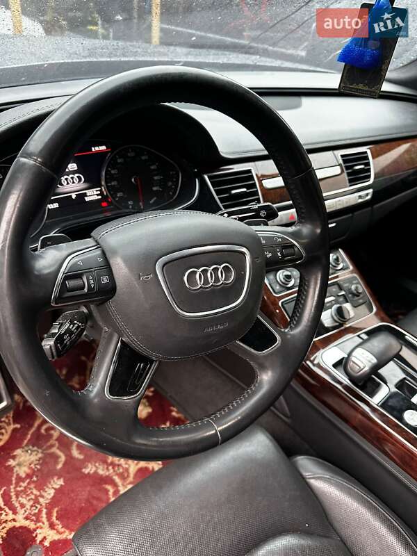 Седан Audi A8 2012 в Киеве