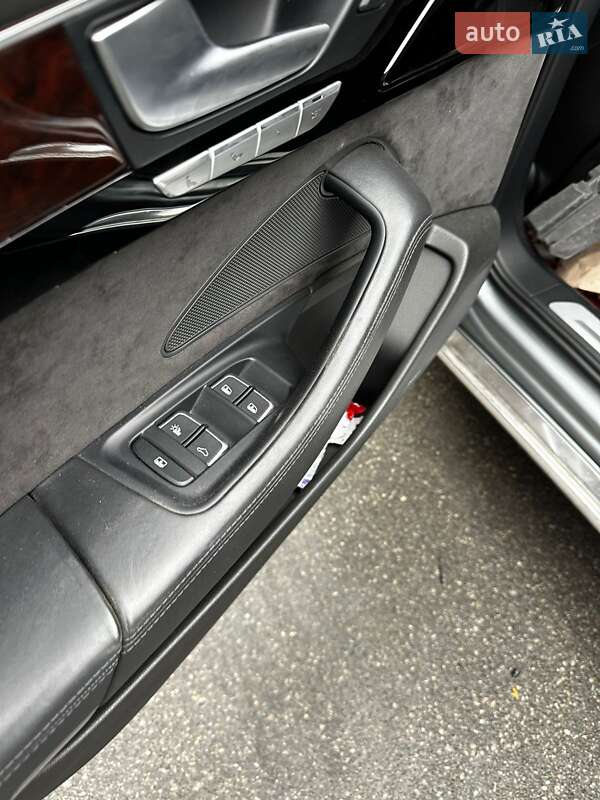 Седан Audi A8 2012 в Киеве