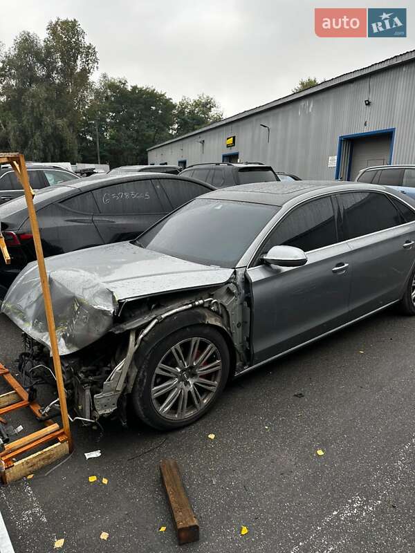 Седан Audi A8 2012 в Киеве