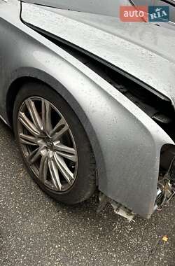 Седан Audi A8 2012 в 