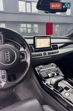 Седан Audi A8 2016 в 