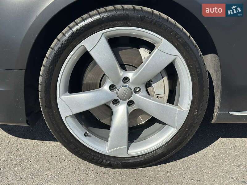 Седан Audi A8 2015 в Полтаве