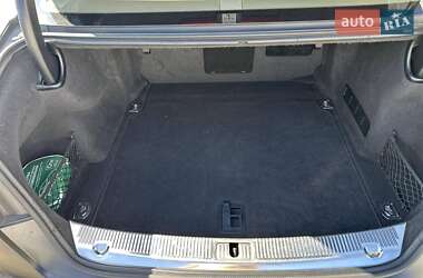 Седан Audi A8 2015 в 