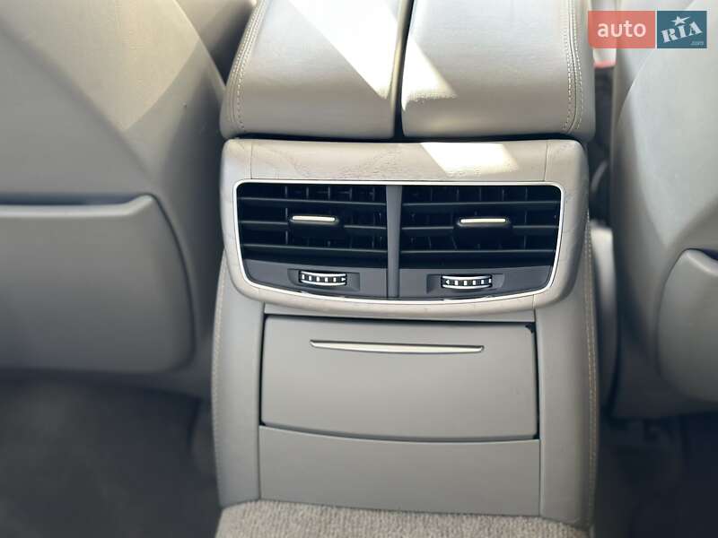 Седан Audi A8 2015 в Полтаве