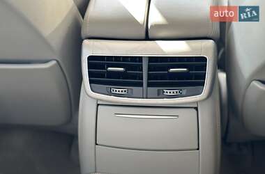 Седан Audi A8 2015 в 
