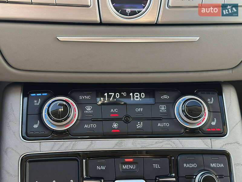 Седан Audi A8 2015 в Полтаве