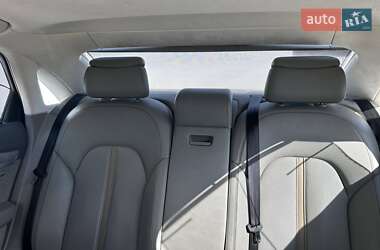 Седан Audi A8 2015 в 