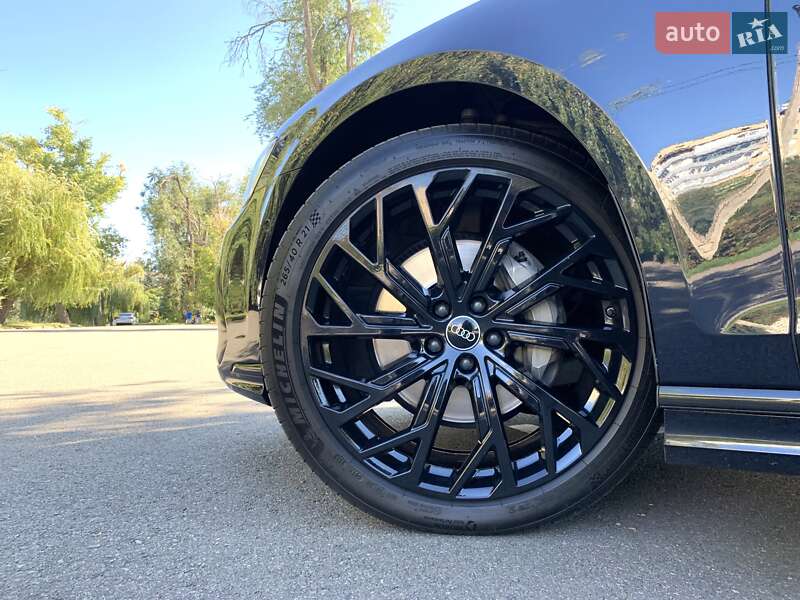 Седан Audi A8 2023 в Кривом Роге