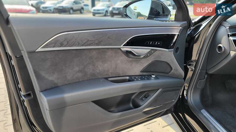 Седан Audi A8 2018 в Хмельницькому