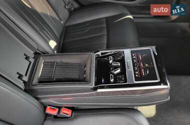 Седан Audi A8 2018 в 
