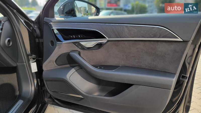 Седан Audi A8 2018 в Хмельницькому