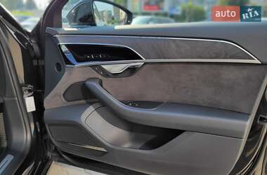 Седан Audi A8 2018 в 