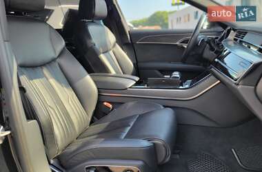 Седан Audi A8 2018 в 