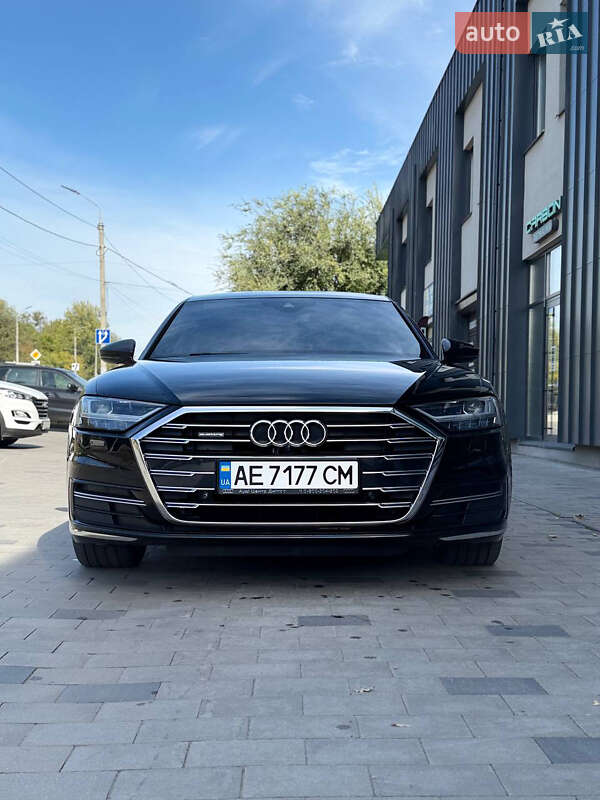 Седан Audi A8 2021 в Дніпрі