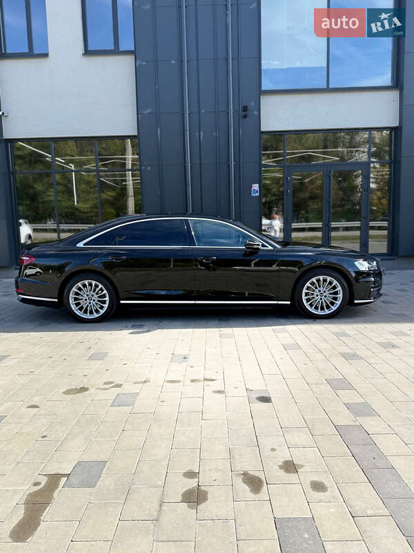 Седан Audi A8 2021 в Дніпрі