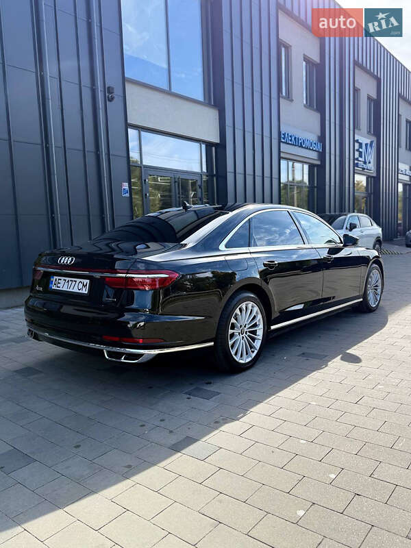 Седан Audi A8 2021 в Дніпрі