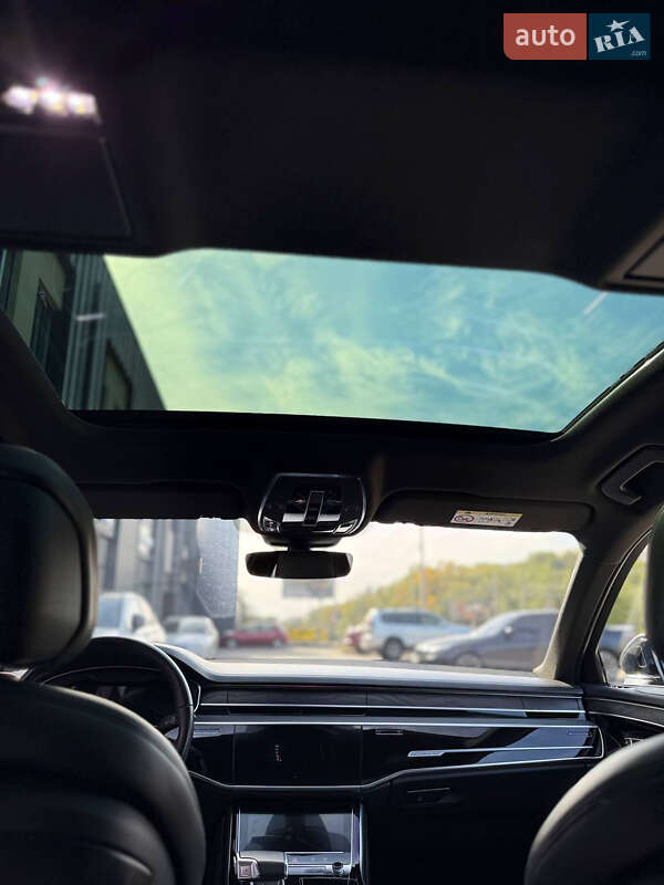 Седан Audi A8 2021 в Дніпрі