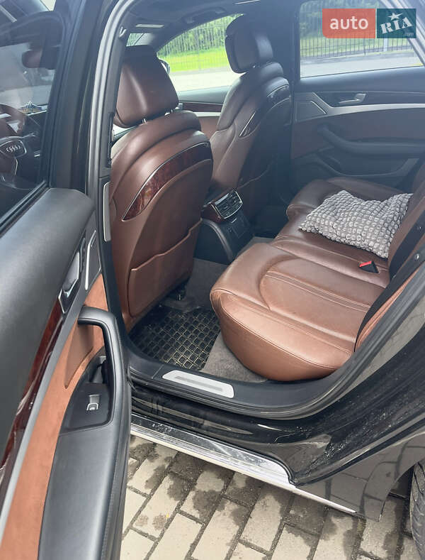 Седан Audi A8 2011 в Хмельницком