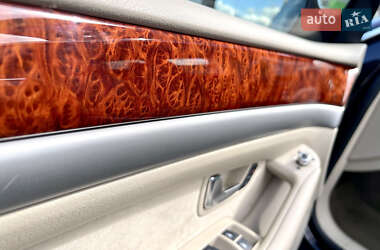 Седан Audi A8 2009 в 