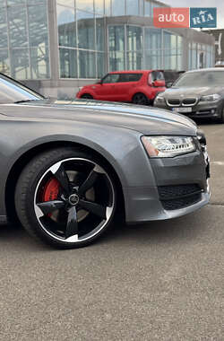 Седан Audi A8 2016 в 